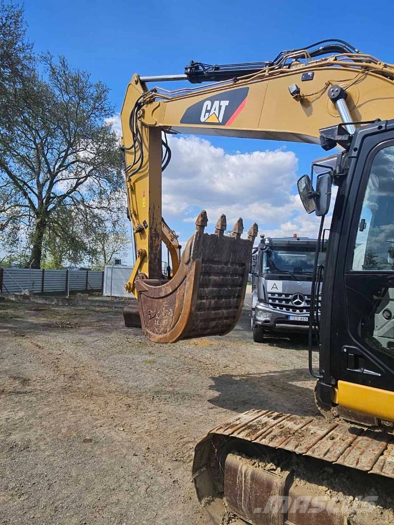 CAT 326 F L Gravemaskiner på larvebånd