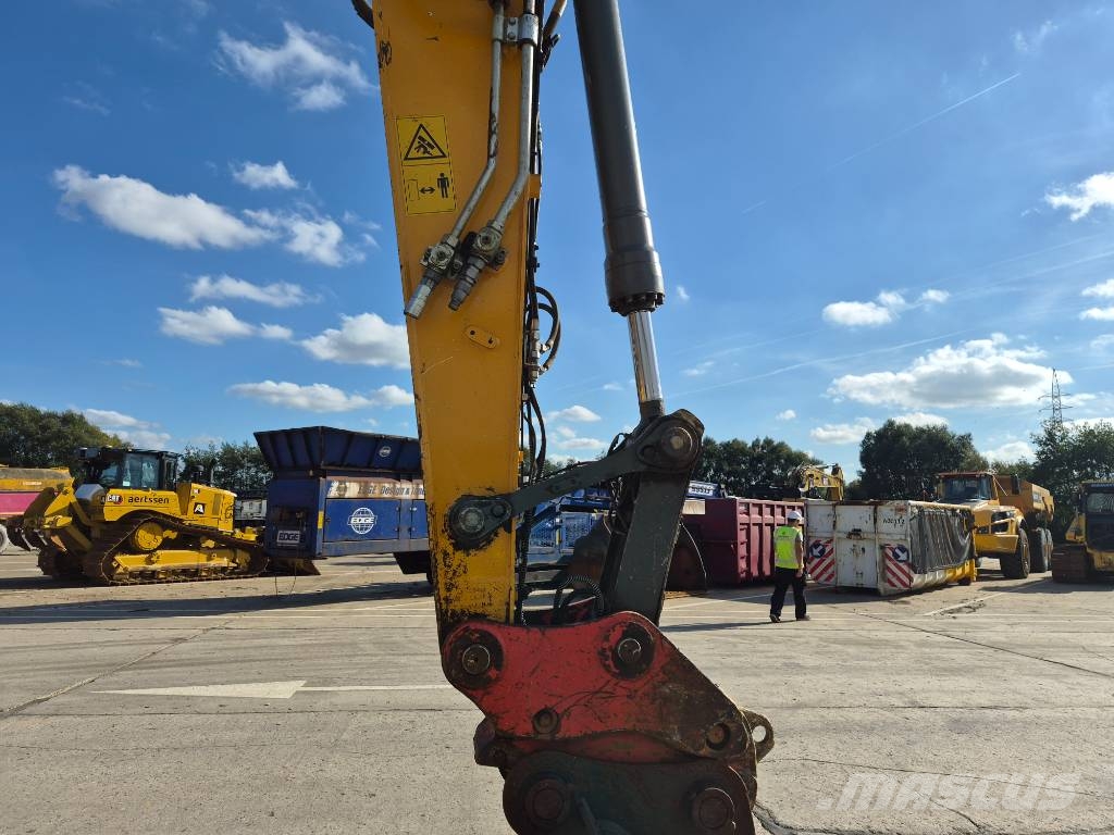 Liebherr 922LC Crawler excavators