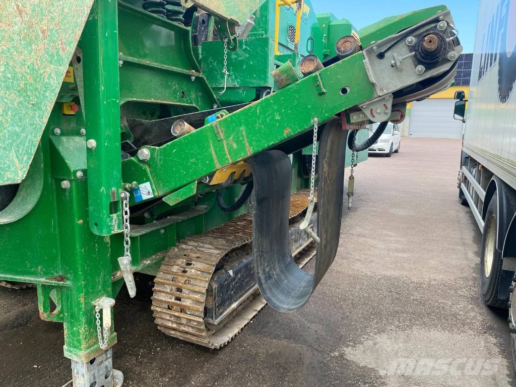 McCloskey J40 移动式破碎机