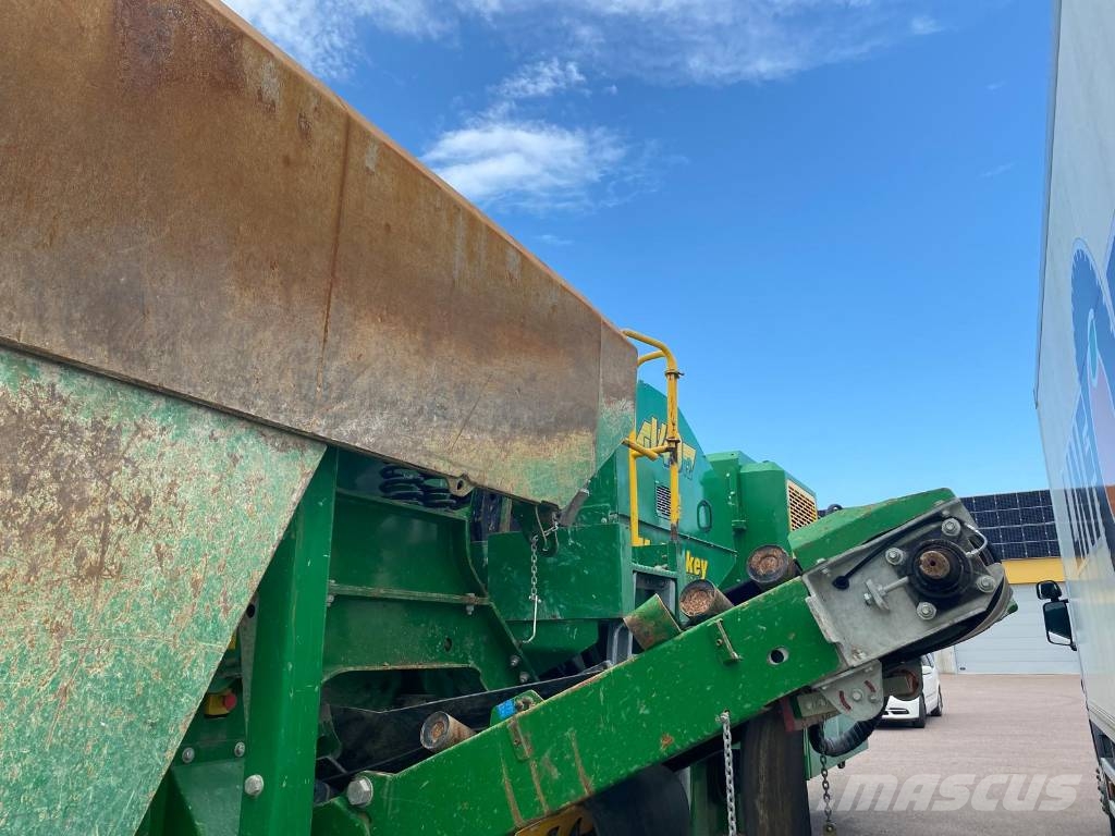 McCloskey J40 移动式破碎机