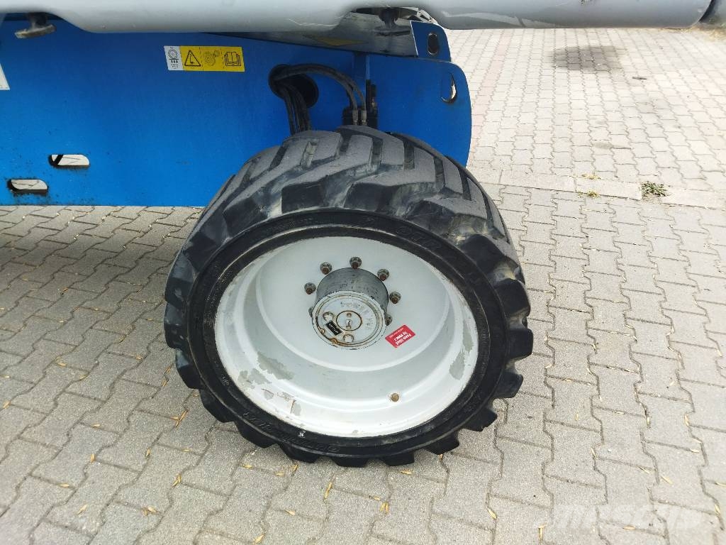 Genie S65 Articulated boom lifts