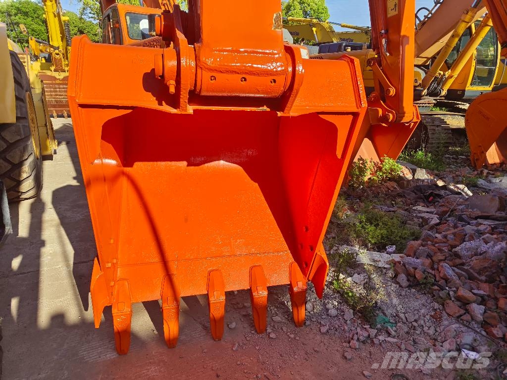 Hitachi ZX200, 2020, China - Used crawler excavators - Mascus
