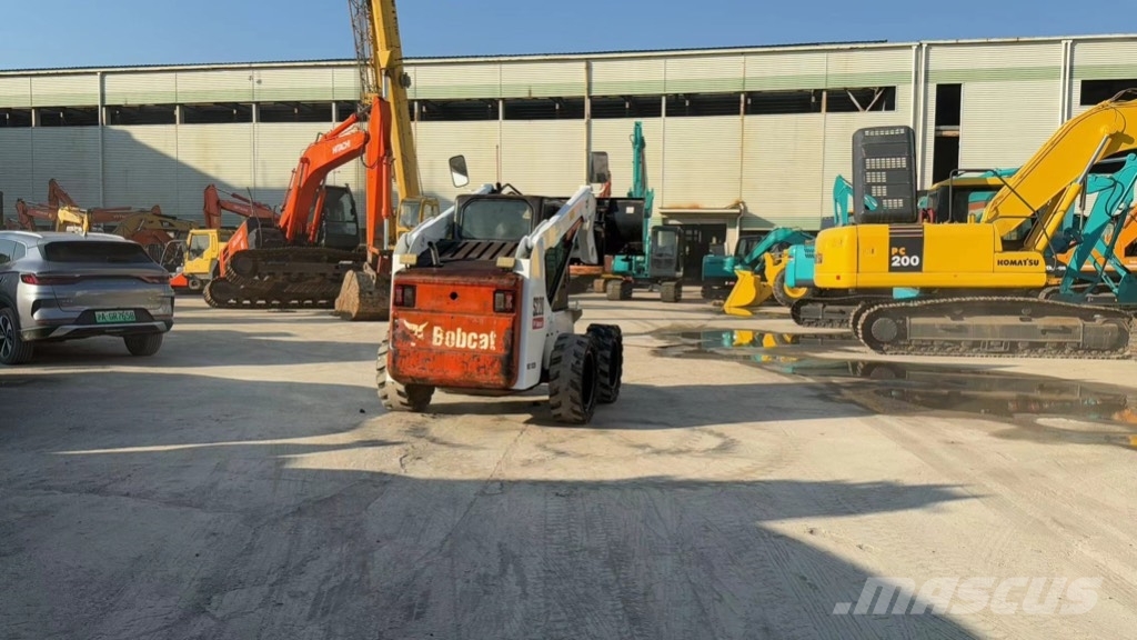 Bobcat S 220 لوادر انزلاقية التوجيه