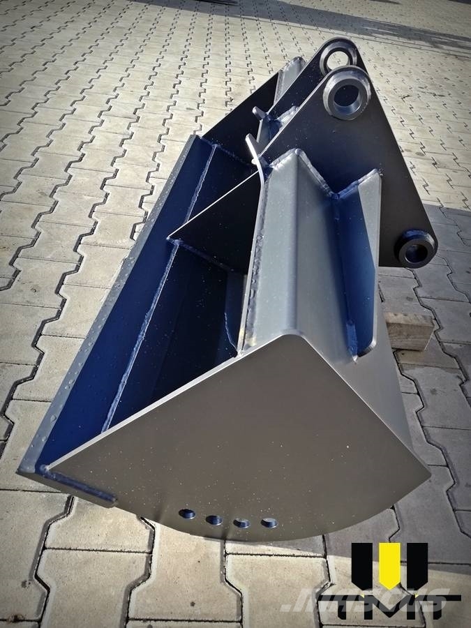 CAT 428 CAT Bucket Cleaning Ditching Excavator
