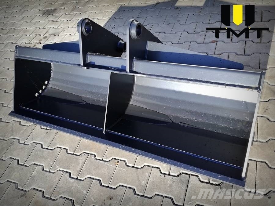 CAT 428 CAT Bucket Cleaning Ditching Excavator