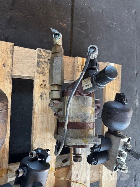 Liebherr L 554 HYDRAULIC VALVE Hidravlika