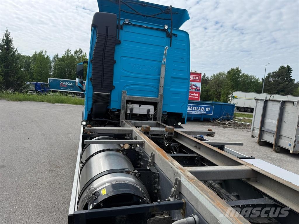 Volvo FM460 LNG 6x2 Camiones con chasís y cabina