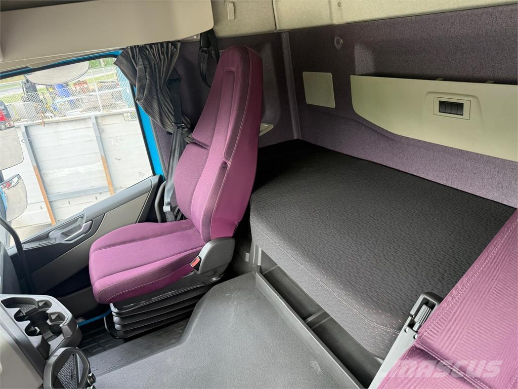 Volvo FM460 LNG 6x2 Camiones con chasís y cabina