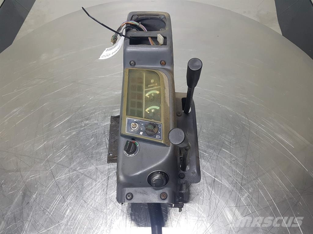 Komatsu PW 75/95 (FAI) - Dashboard/Console/Konsole Cabins and interior