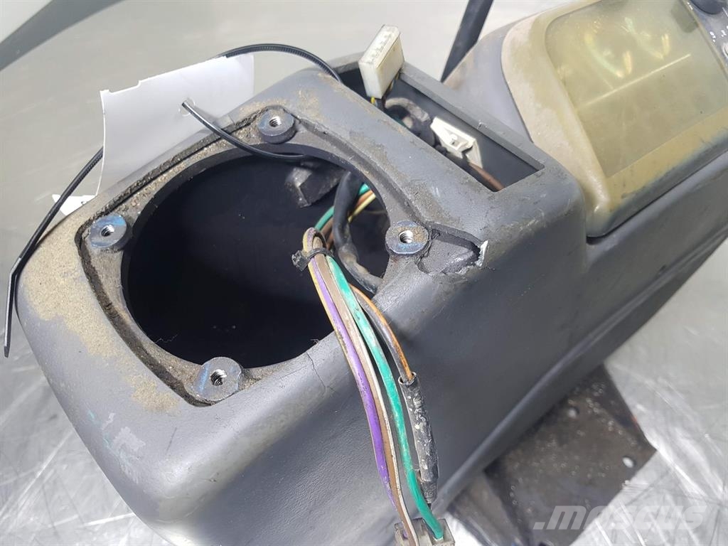 Komatsu PW 75/95 (FAI) - Dashboard/Console/Konsole Cabins and interior