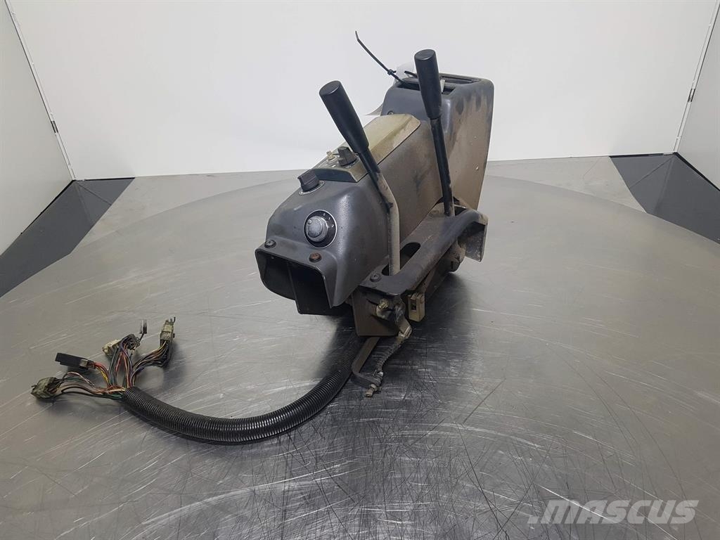 Komatsu PW 75/95 (FAI) - Dashboard/Console/Konsole Cabins and interior