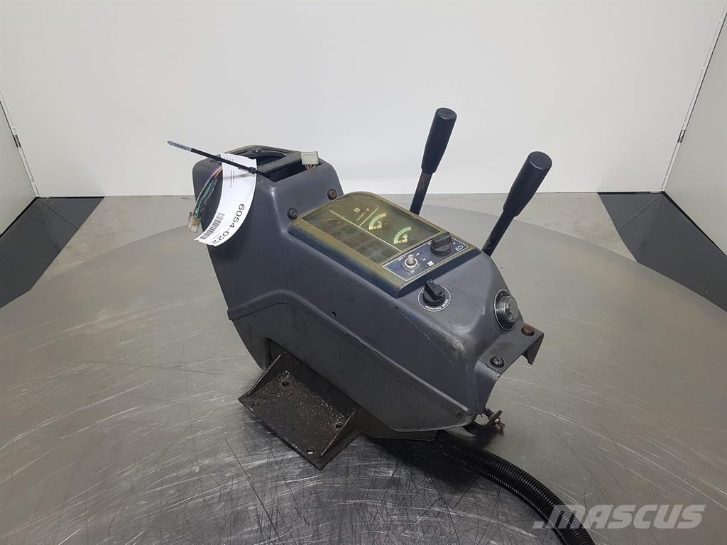 Komatsu PW 75/95 (FAI) - Dashboard/Console/Konsole Cabins and interior