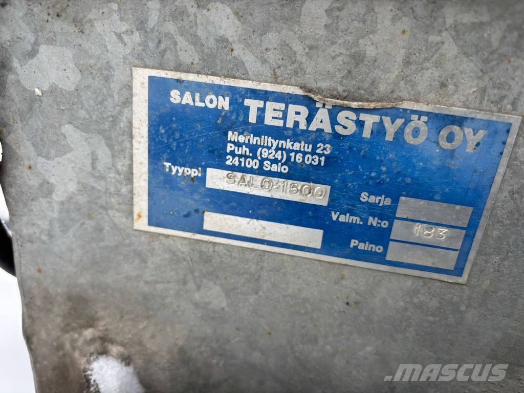 Salo 1600 HINATTAVA HIEKOITIN Užitkové stroje