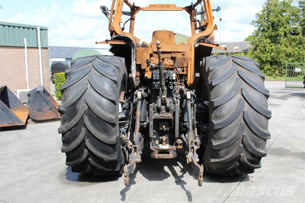 New Holland T7000 Series トラクター