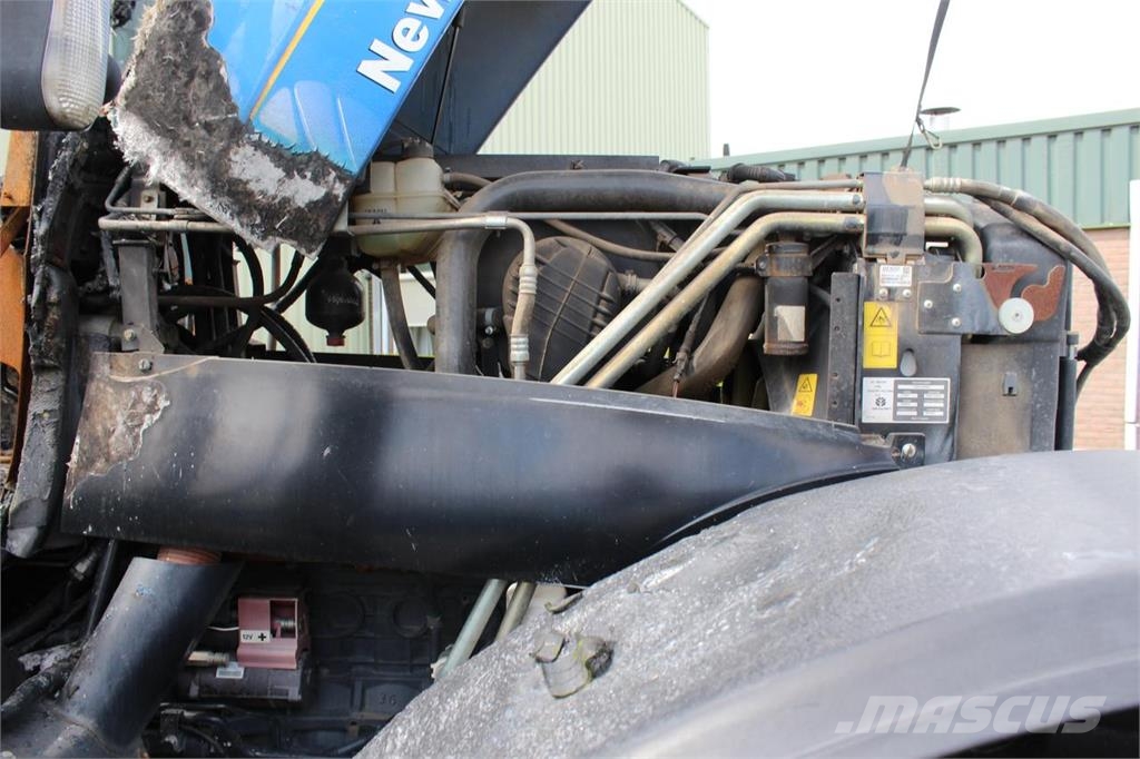 New Holland T7000 Series トラクター