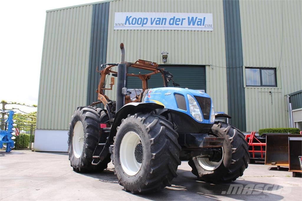 New Holland T7000 Series トラクター