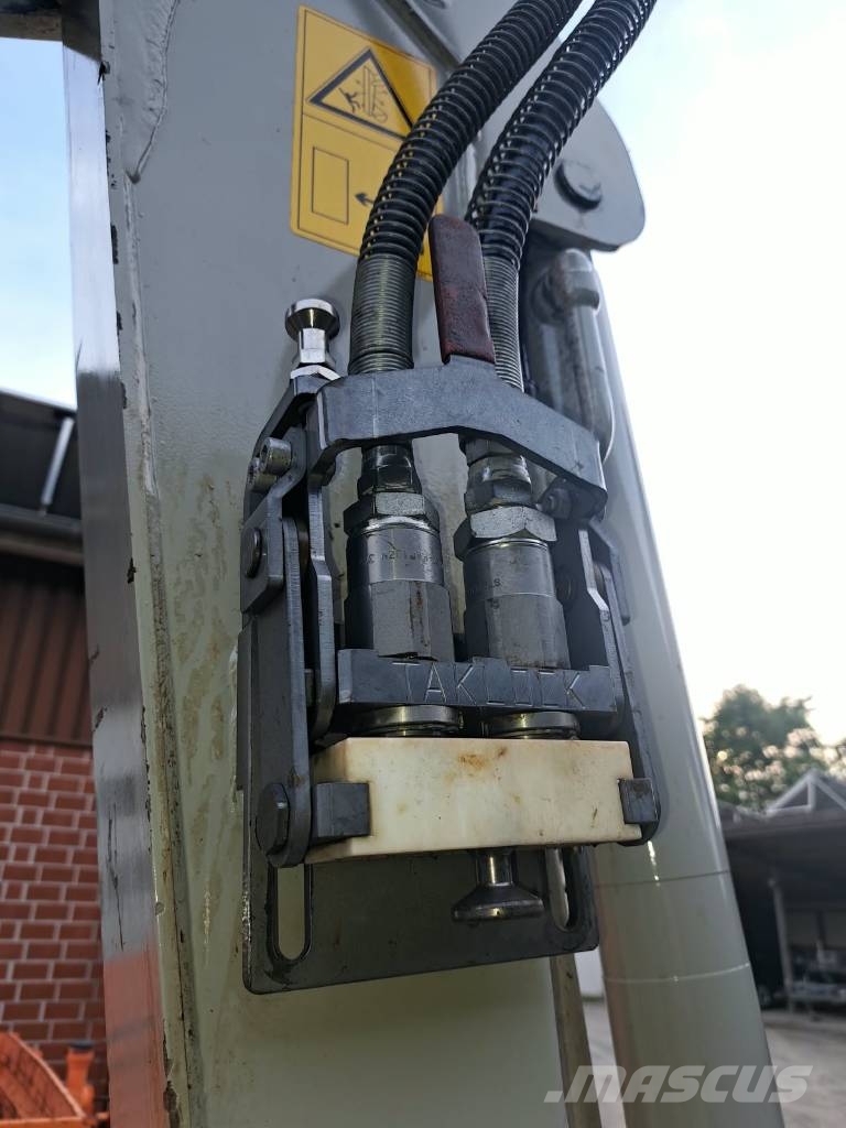 Takeuchi TB 228 Mini pelle < 7t