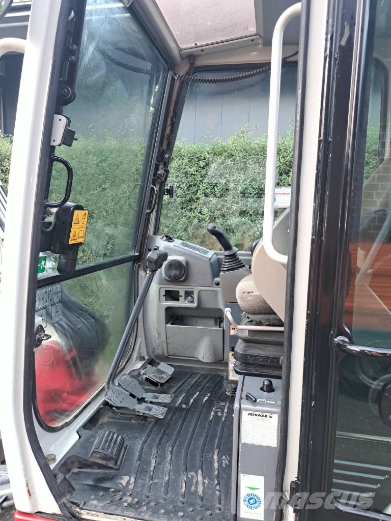 Takeuchi TB 228 Mini pelle < 7t