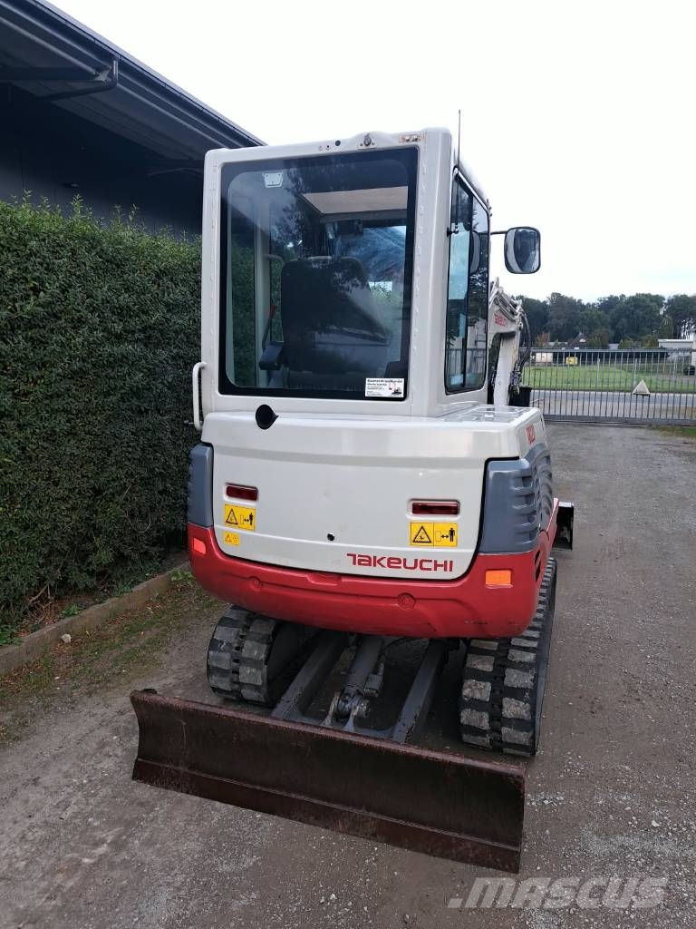 Takeuchi TB 228 Mini pelle < 7t