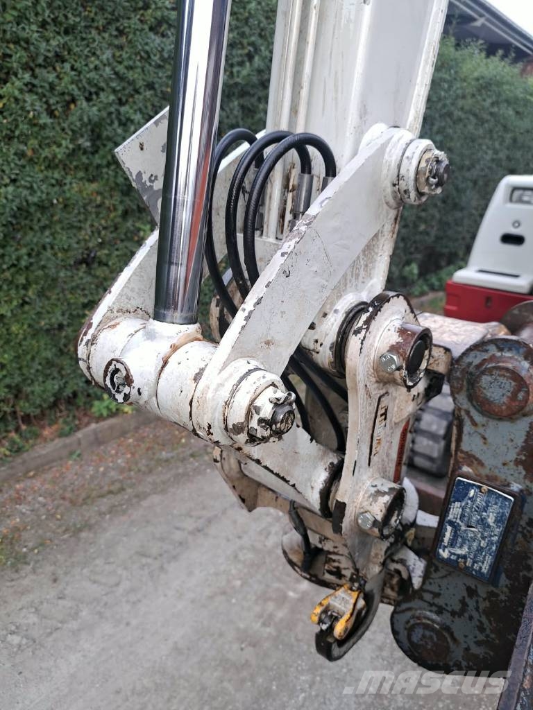 Takeuchi TB 228 Mini pelle < 7t