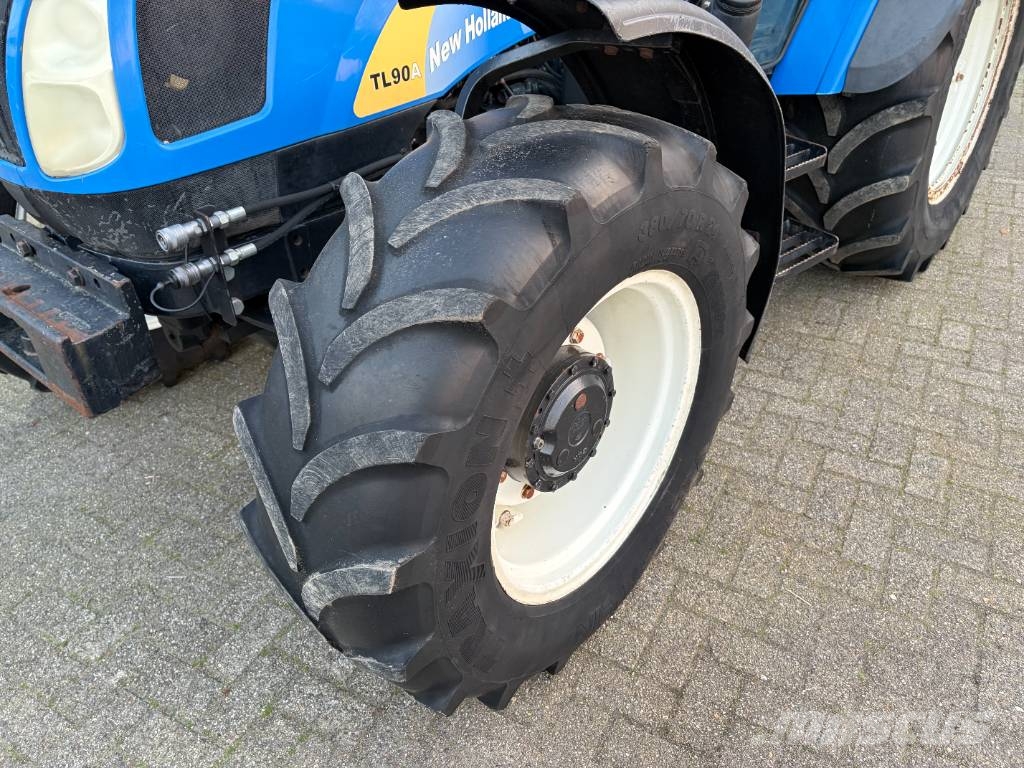 New Holland TL 90 A Tractors