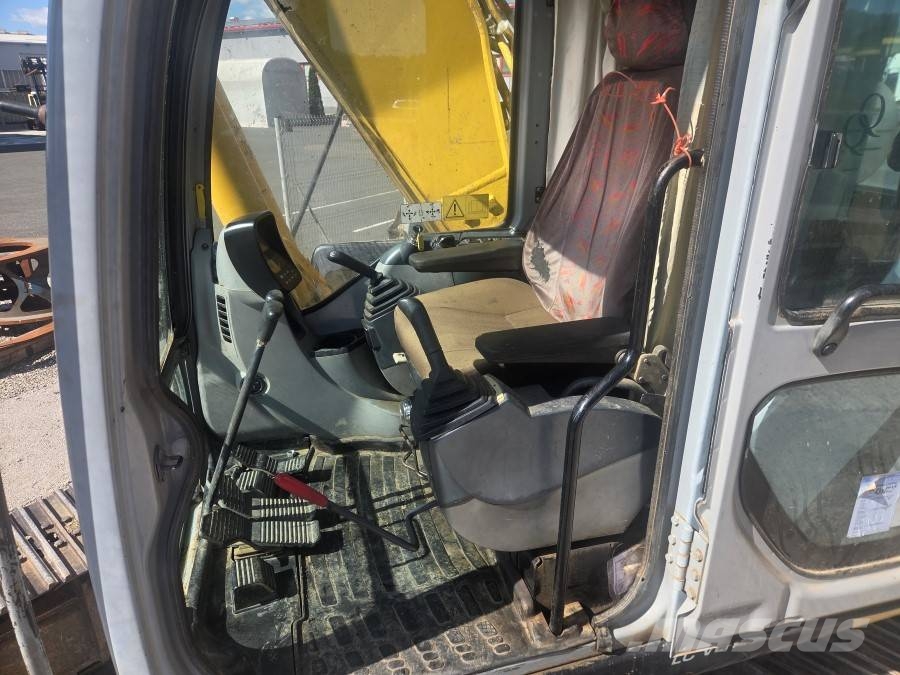 New Holland E 215 B Bageri gusjeničari