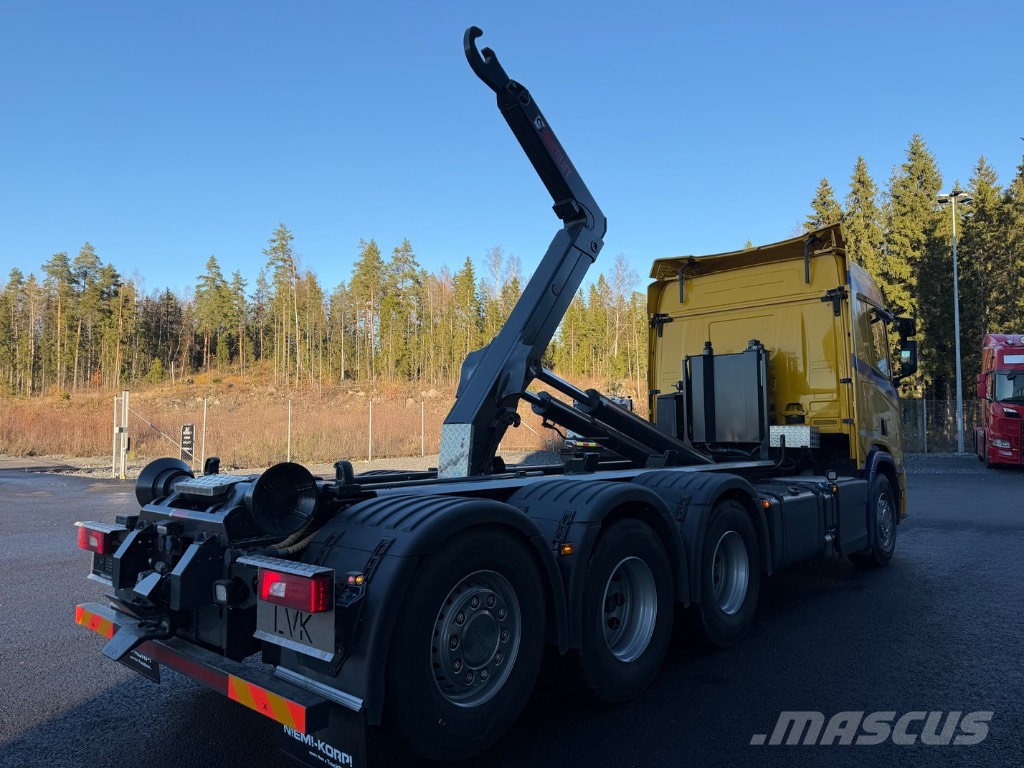 Scania R580 8x4*4 Kotalni prekucni tovornjaki