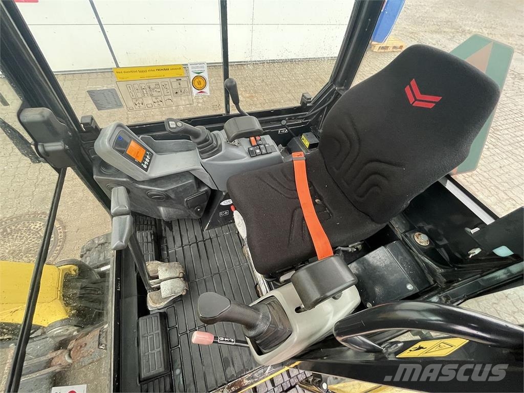 Yanmar SV22 ホイール式油圧ショベル(パワーショベル・ユンボ・バックホー)