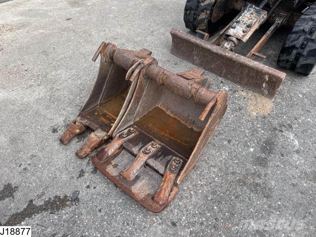 Yanmar SV08 1A 3100 hr, 2014, 1035 kg, 7,7 kW Mini excavatoare < 7t