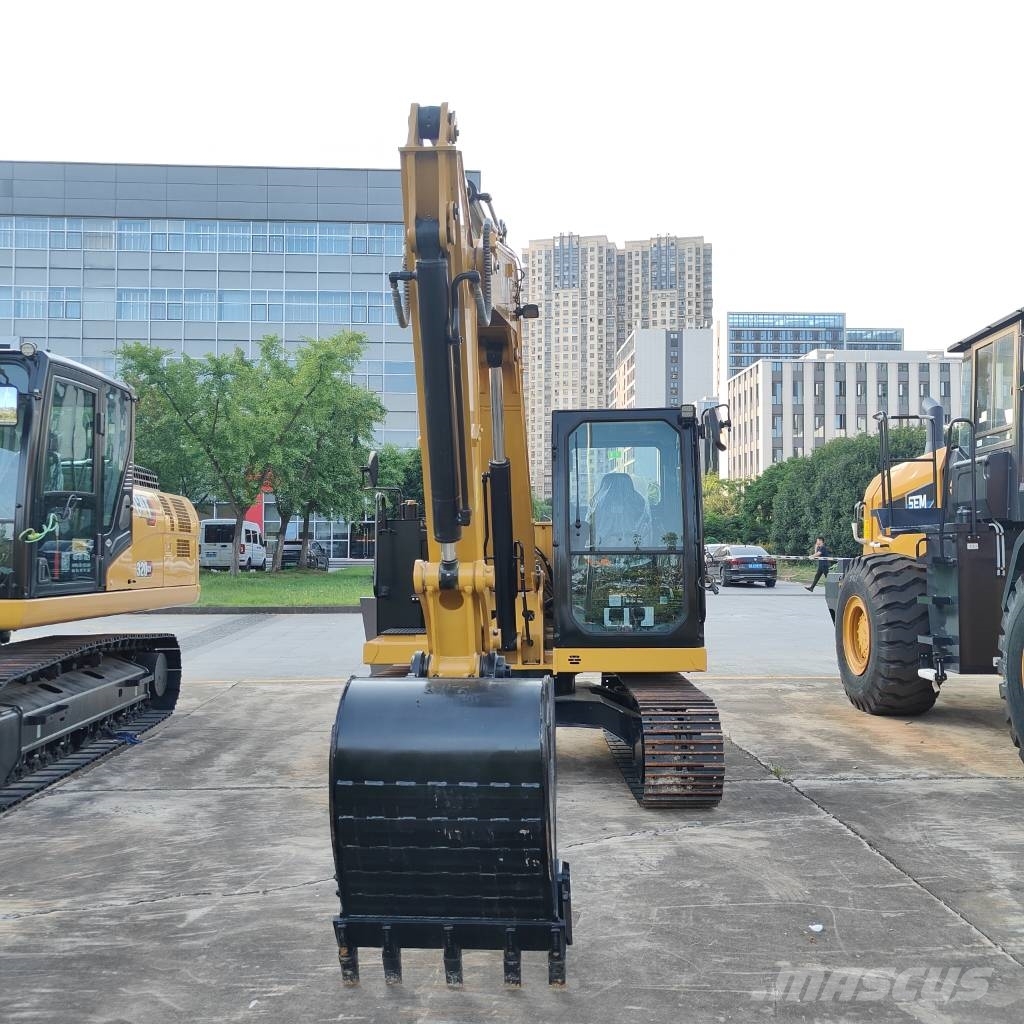 CAT 307 中型挖掘机