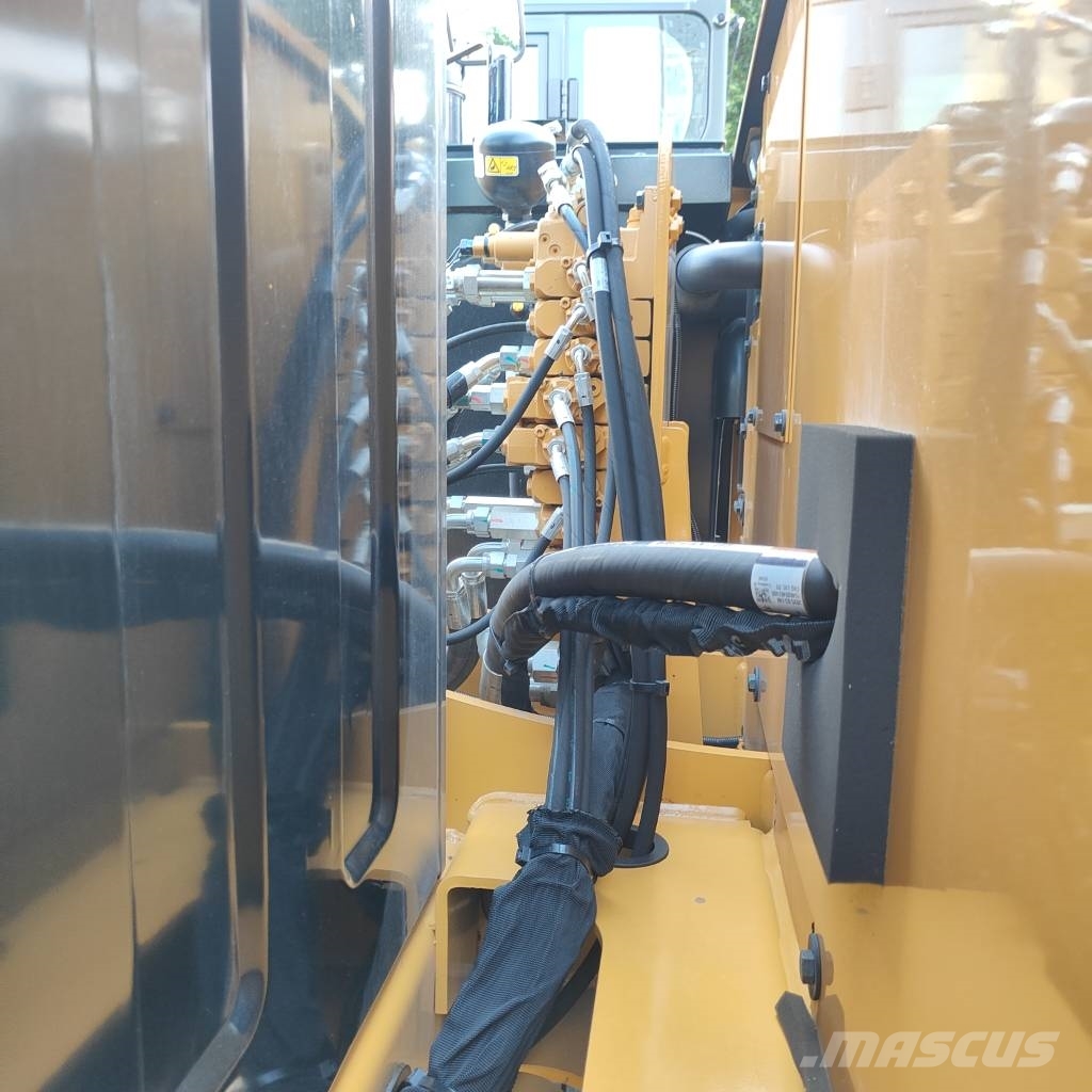 CAT 307 中型挖掘机