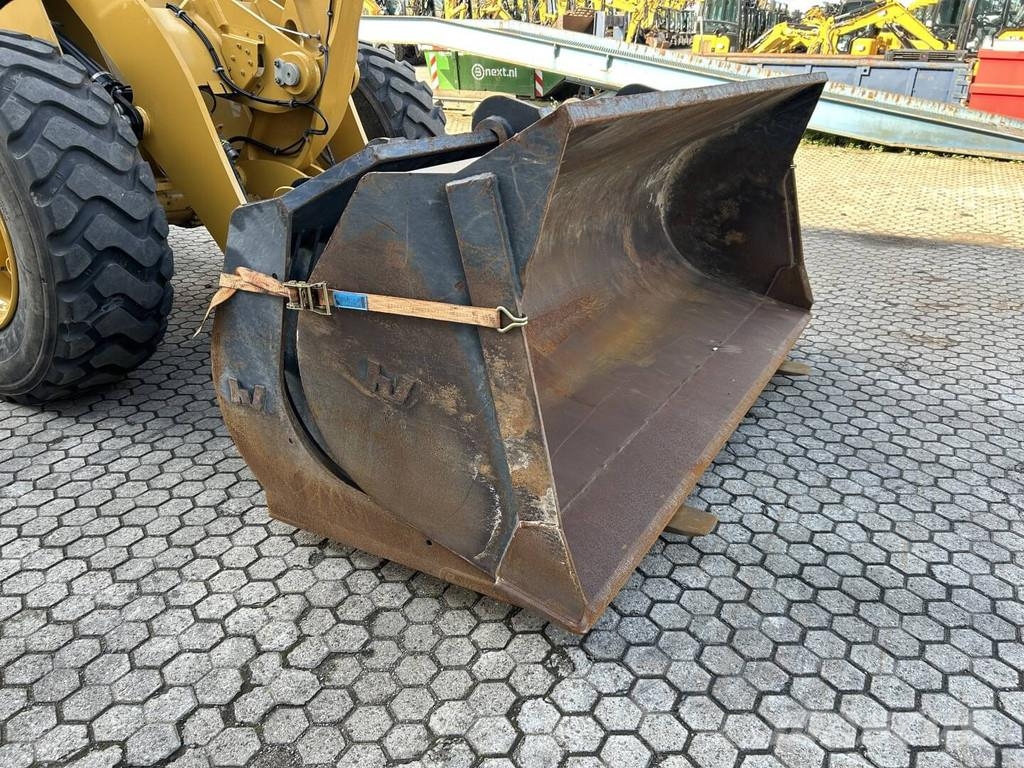 CAT 914-14 لوادر بعجل