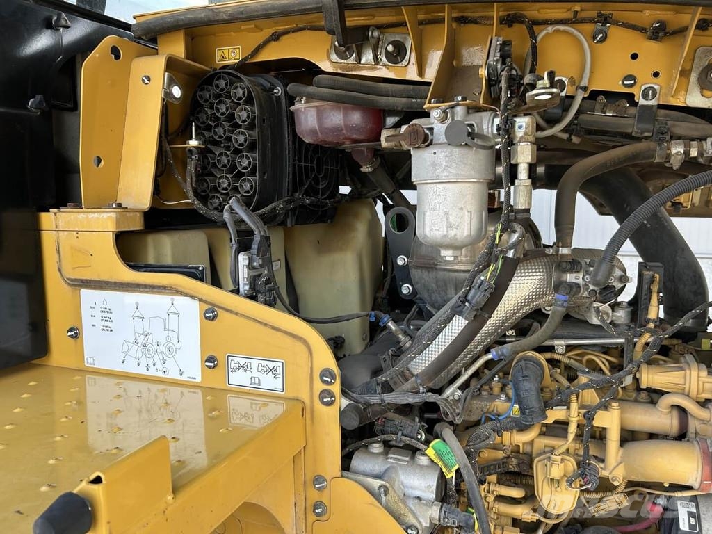 CAT 914-14 لوادر بعجل