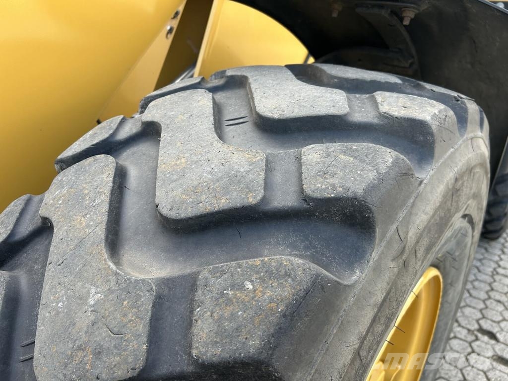 CAT 914-14 لوادر بعجل