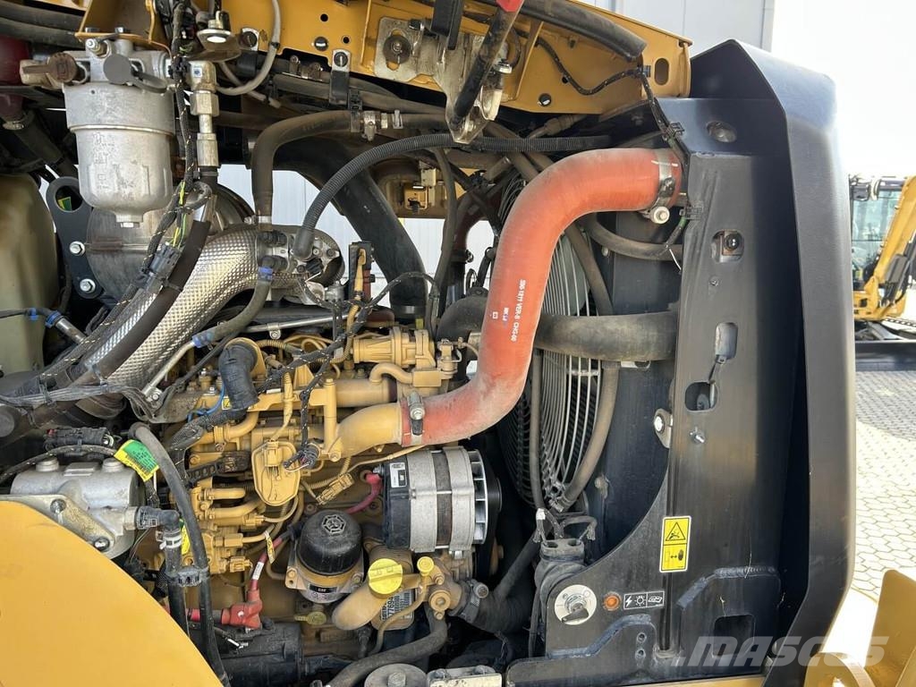 CAT 914-14 لوادر بعجل
