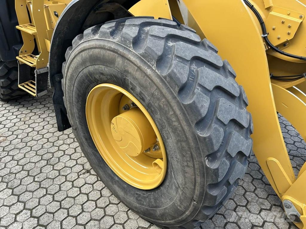 CAT 914-14 لوادر بعجل