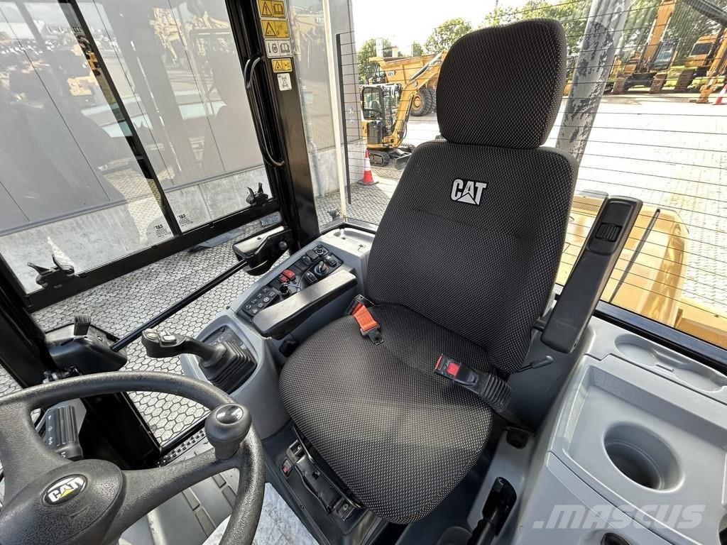 CAT 914-14 لوادر بعجل