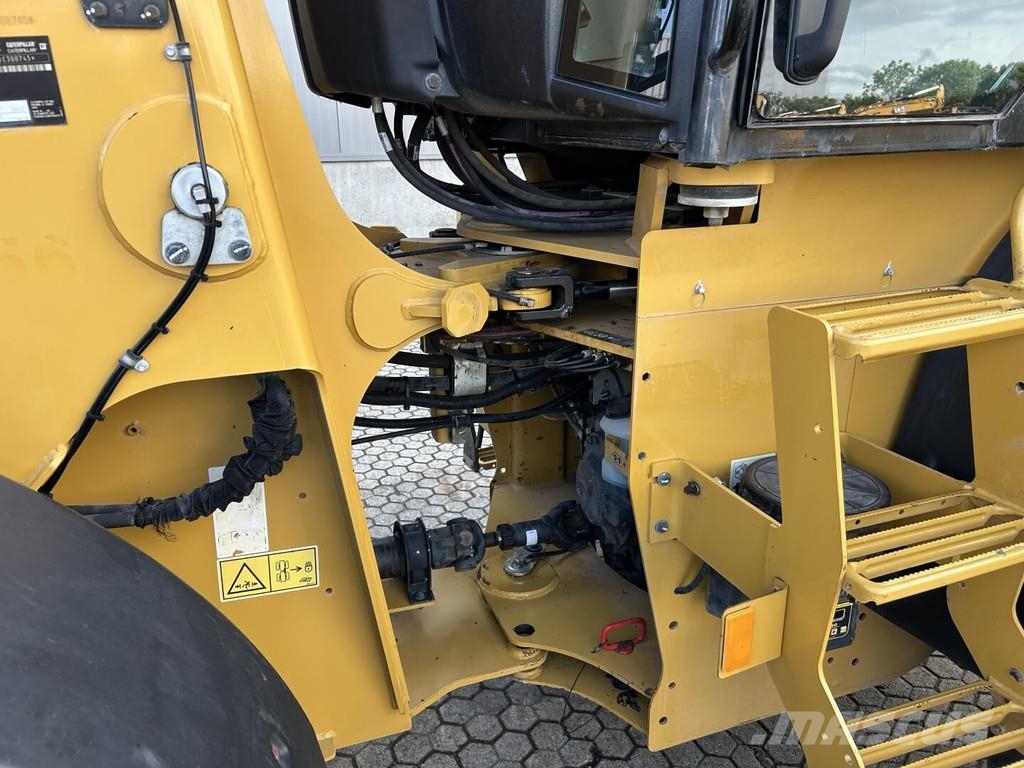 CAT 914-14 لوادر بعجل