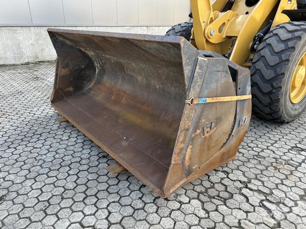 CAT 914-14 لوادر بعجل