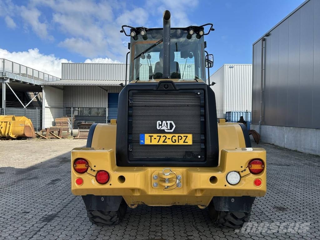 CAT 914-14 لوادر بعجل