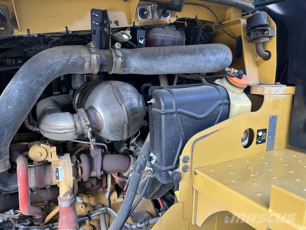 CAT 914-14 لوادر بعجل