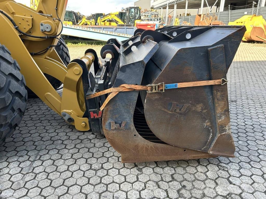 CAT 914-14 لوادر بعجل