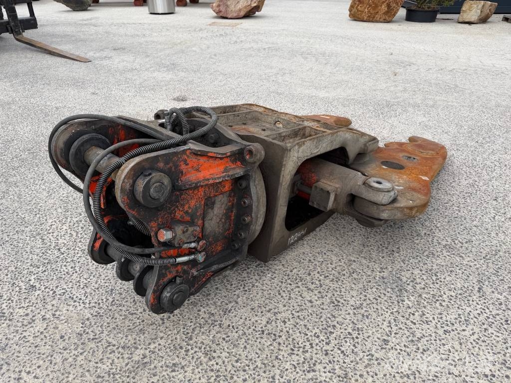 NPK S 24 XCR Beton vergruizer Hüdraulilised käärid