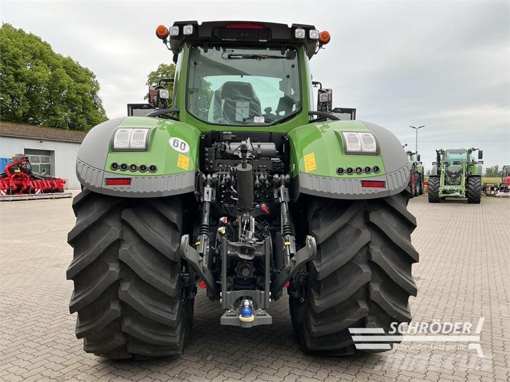 Fendt 1050 VARIO GEN3 PROFI PLUS Tractors