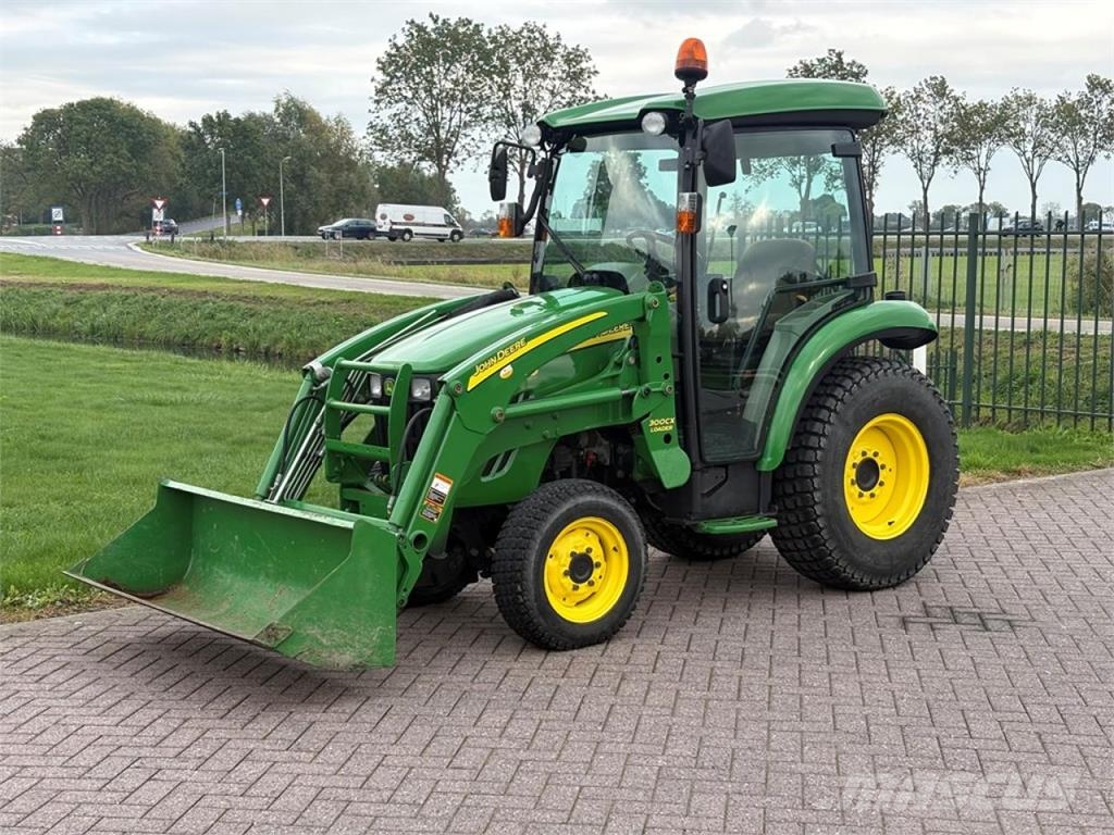 John Deere 3720 TRAKTOR Traktorji