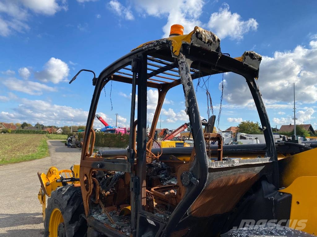 JCB 540-140 -1er Main endommagé Teleskopski utovarivači na kotačima