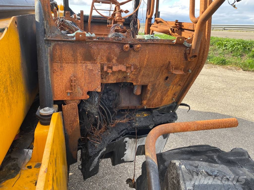 JCB 540-140 -1er Main endommagé Teleskopski utovarivači na kotačima