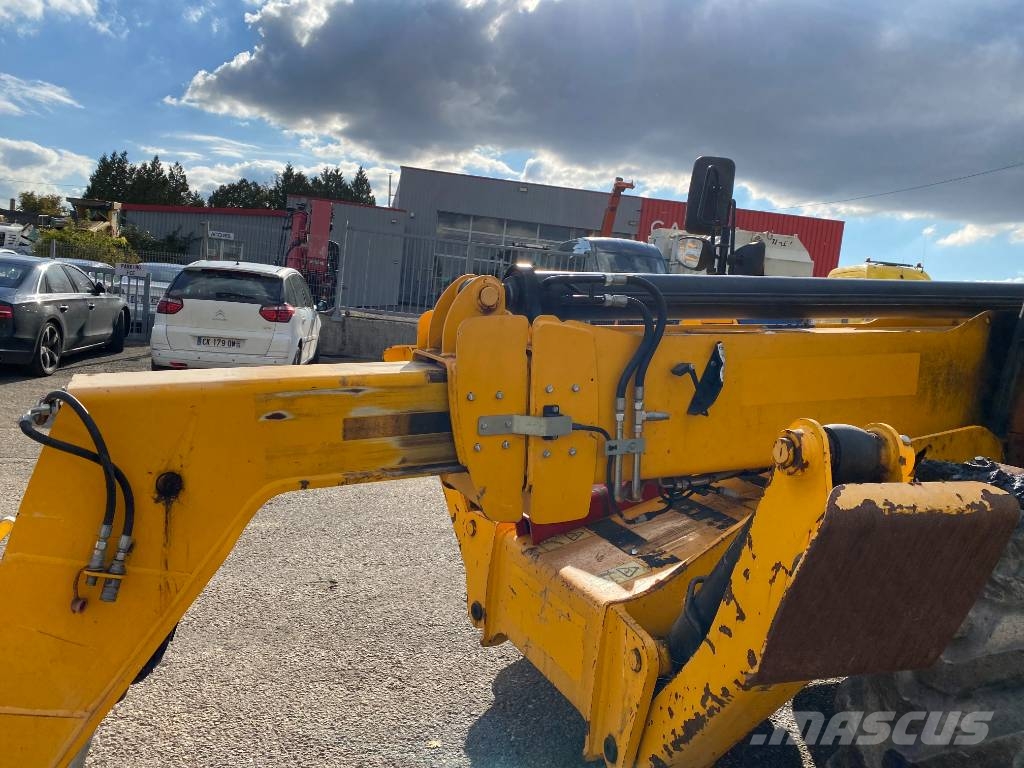 JCB 540-140 -1er Main endommagé Teleskopski utovarivači na kotačima