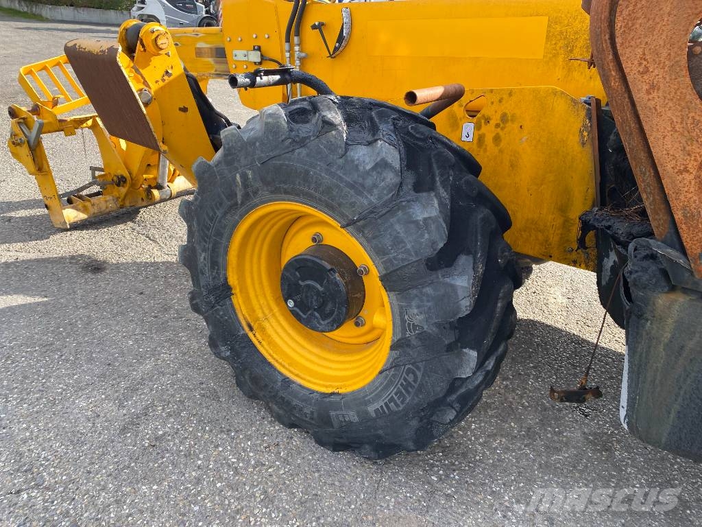 JCB 540-140 -1er Main endommagé Teleskopski utovarivači na kotačima