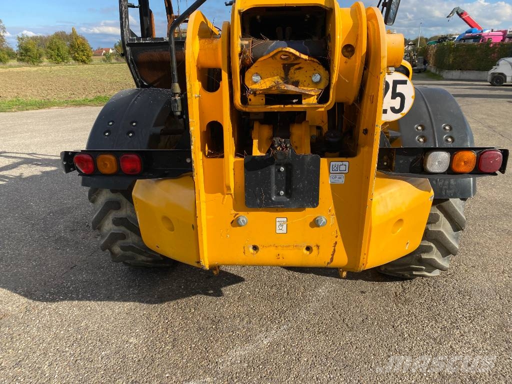 JCB 540-140 -1er Main endommagé Teleskopski utovarivači na kotačima